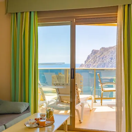 Of Joy Piscina Aparcamiento *