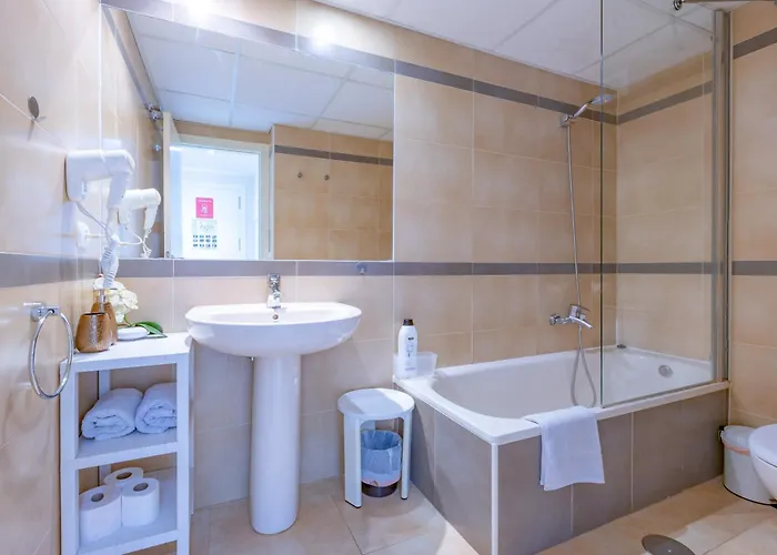 Of Joy Piscina Aparcamiento Apartment