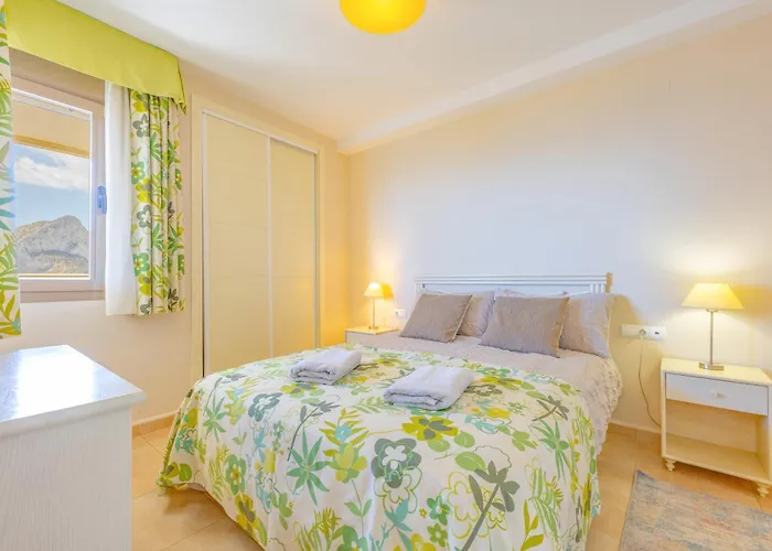 Of Joy Piscina Aparcamiento Calp