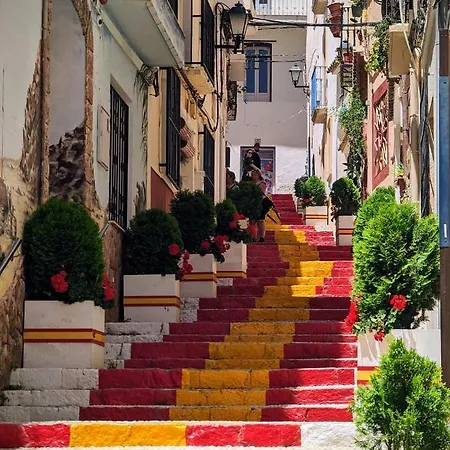 Of Joy Piscina Aparcamiento * 칼페