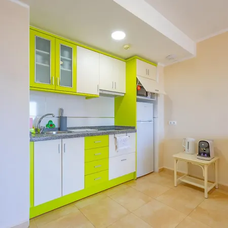 아파트 Of Joy Piscina Aparcamiento 칼페