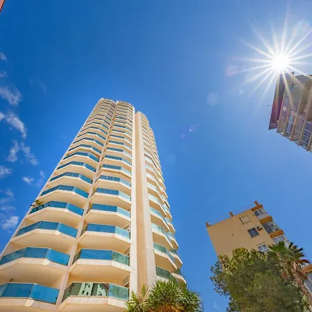 Of Joy Piscina Aparcamiento 아파트